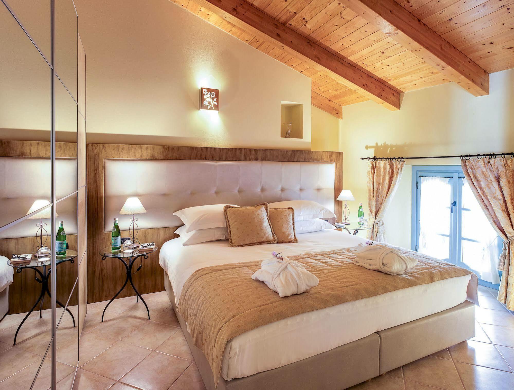 Palazzo Del Vicere Lejlighedshotel Lezzeno Eksteriør billede